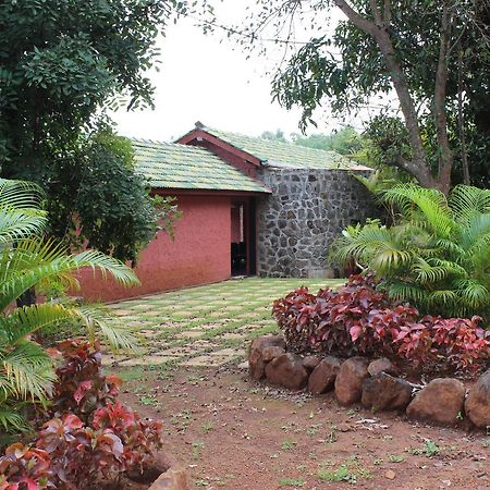 Cherilyn Monta Resort - Ratnagiri Vatul Екстер'єр фото