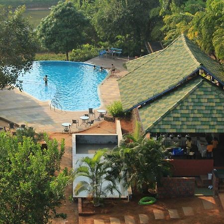 Cherilyn Monta Resort - Ratnagiri Vatul Екстер'єр фото