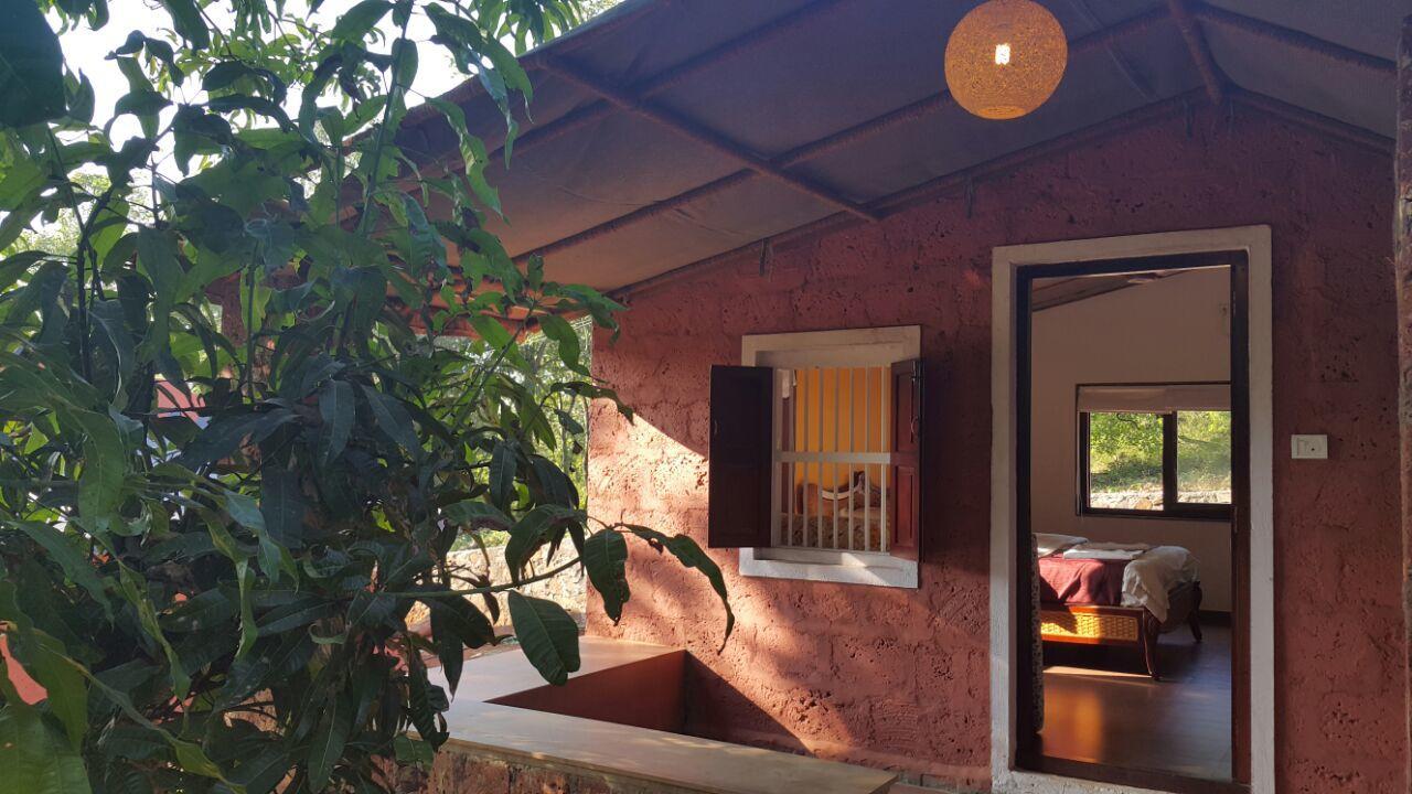 Cherilyn Monta Resort - Ratnagiri Vatul Екстер'єр фото