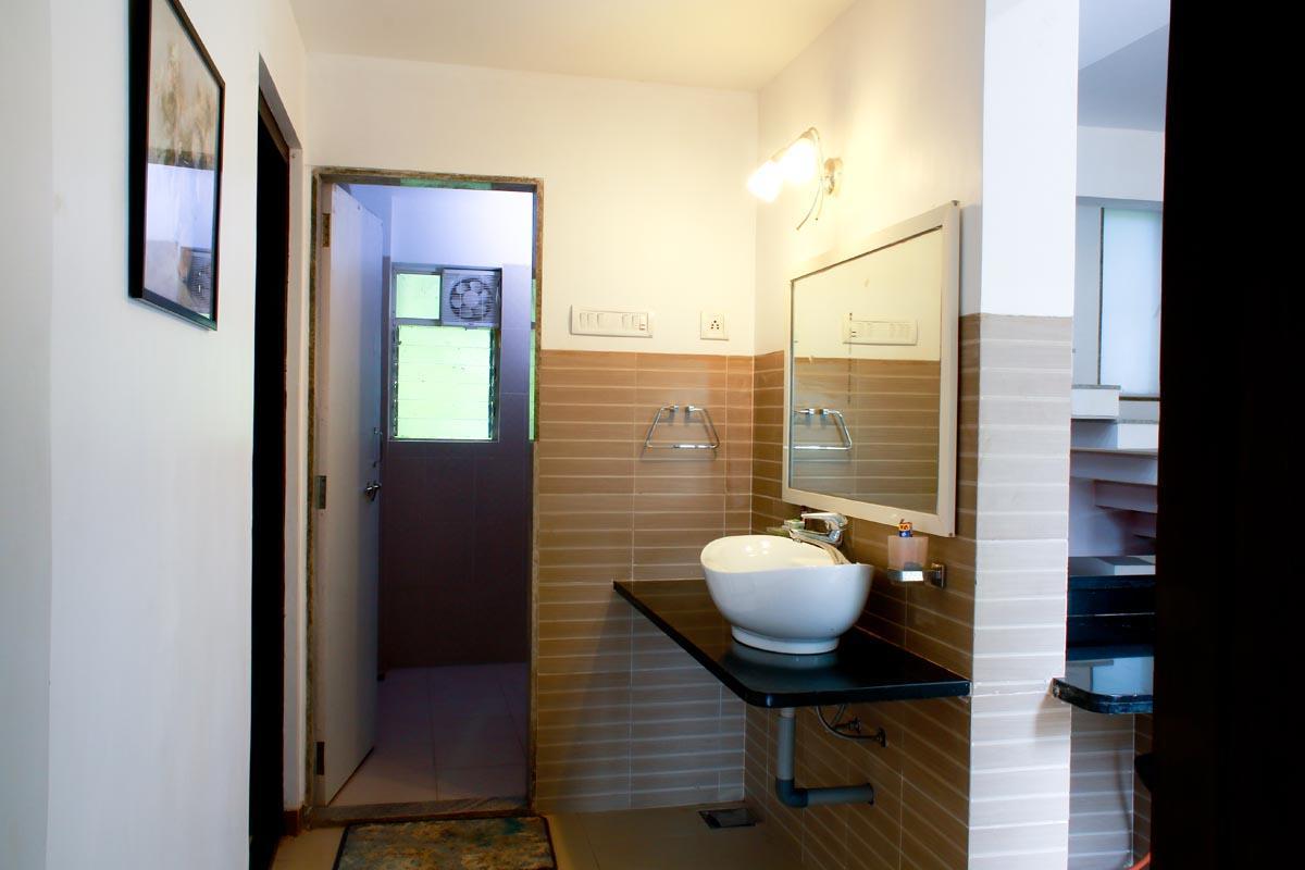 Cherilyn Monta Resort - Ratnagiri Vatul Екстер'єр фото