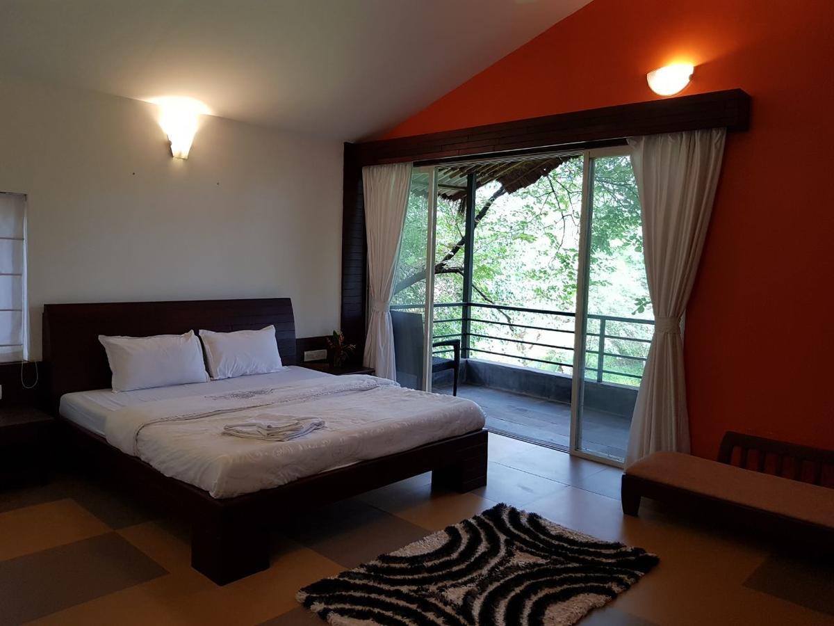 Cherilyn Monta Resort - Ratnagiri Vatul Екстер'єр фото