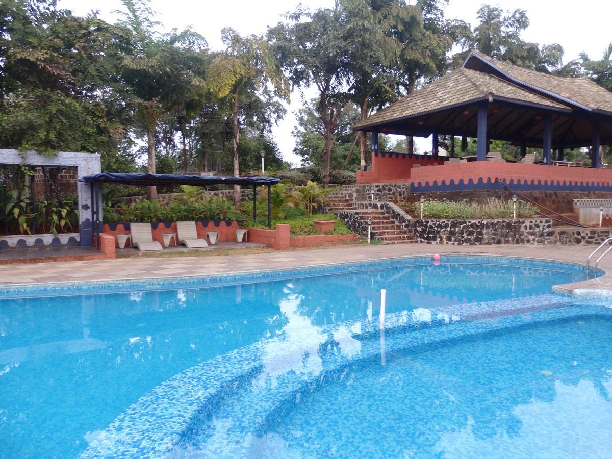 Cherilyn Monta Resort - Ratnagiri Vatul Екстер'єр фото